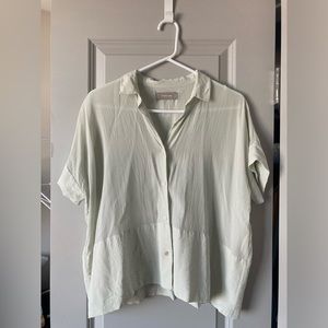 Everlane The Clean Silk Short-Sleeve Square Shirt Light Green